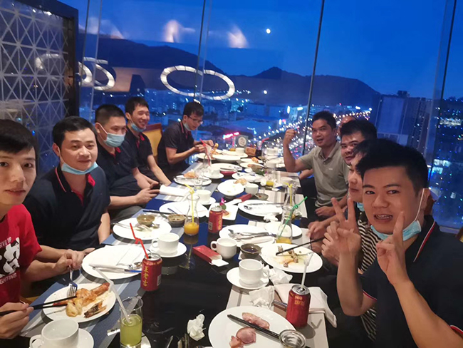 铭洋宇通聚餐照片